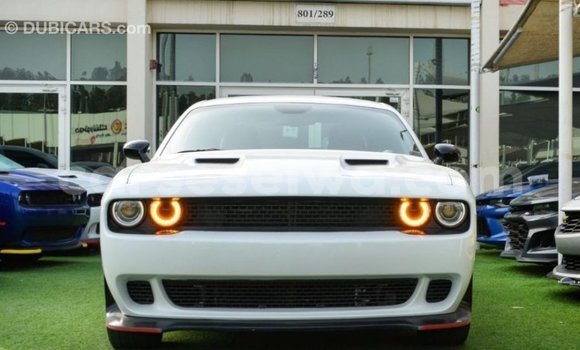 Buy Import Dodge Challenger White Car in Import - Dubai in East Mahé Buy Import Dodge Challenger White Car in Import - Dubai in East Mahé