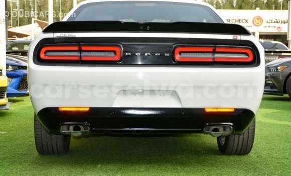 Buy Import Dodge Challenger White Car in Import - Dubai in East Mahé Buy Import Dodge Challenger White Car in Import - Dubai in East Mahé