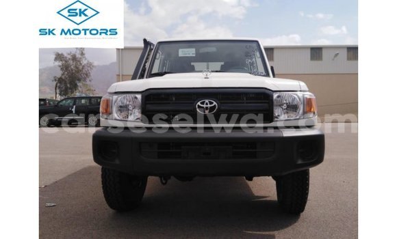 Buy Import Toyota Land Cruiser White Car in Import - Dubai in East Mahé Buy Import Toyota Land Cruiser White Car in Import - Dubai in East Mahé