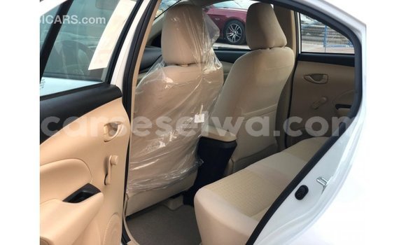 Buy Import Toyota DA White Truck in Import - Dubai in East Mahé Buy Import Toyota DA White Truck in Import - Dubai in East Mahé