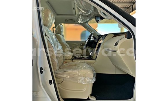 Buy Import Nissan Patrol White Car in Import - Dubai in East Mahé Buy Import Nissan Patrol White Car in Import - Dubai in East Mahé