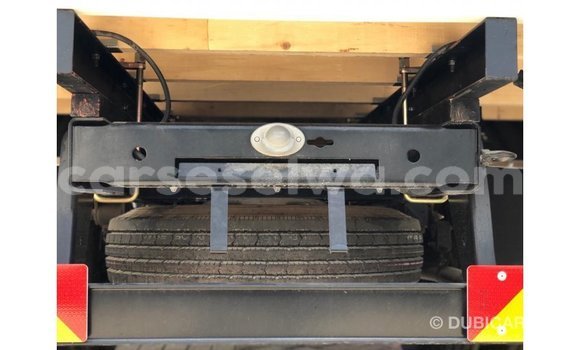 Buy Import Mitsubishi Carisma White Car in Import - Dubai in East Mahé Buy Import Mitsubishi Carisma White Car in Import - Dubai in East Mahé