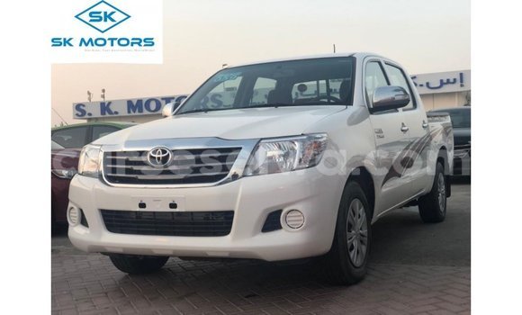 Buy Import Toyota Hilux White Car in Import - Dubai in East Mahé