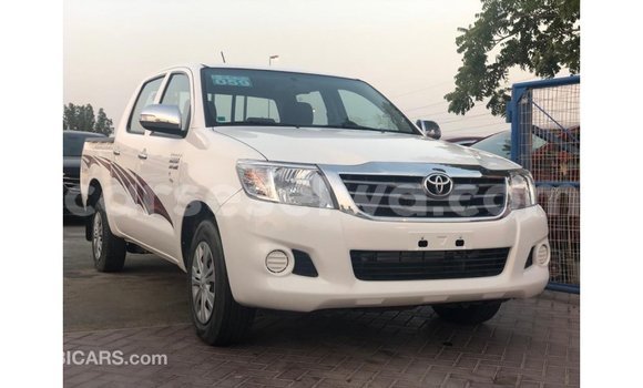 Buy Import Toyota Hilux White Car in Import - Dubai in East Mahé Buy Import Toyota Hilux White Car in Import - Dubai in East Mahé