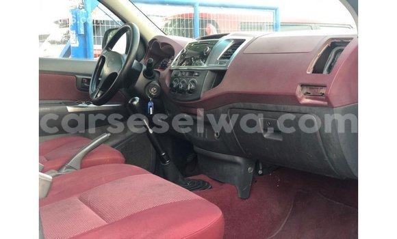 Buy Import Toyota Hilux White Car in Import - Dubai in East Mahé Buy Import Toyota Hilux White Car in Import - Dubai in East Mahé