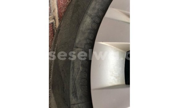 Buy Import Toyota Hilux White Car in Import - Dubai in East Mahé Buy Import Toyota Hilux White Car in Import - Dubai in East Mahé