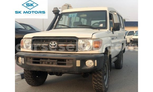 Buy Import Toyota Land Cruiser White Car in Import - Dubai in East Mahé Buy Import Toyota Land Cruiser White Car in Import - Dubai in East Mahé