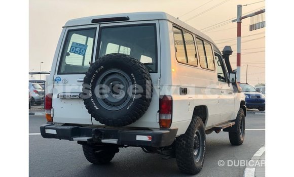 Buy Import Toyota Land Cruiser White Car in Import - Dubai in East Mahé Buy Import Toyota Land Cruiser White Car in Import - Dubai in East Mahé