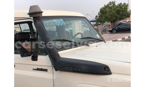 Buy Import Toyota Land Cruiser White Car in Import - Dubai in East Mahé Buy Import Toyota Land Cruiser White Car in Import - Dubai in East Mahé