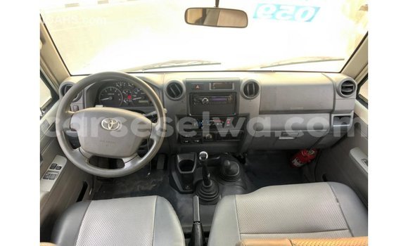 Buy Import Toyota Land Cruiser White Car in Import - Dubai in East Mahé Buy Import Toyota Land Cruiser White Car in Import - Dubai in East Mahé