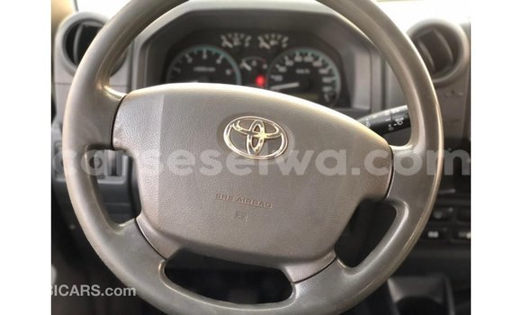 Buy Import Toyota Land Cruiser White Car in Import - Dubai in East Mahé Buy Import Toyota Land Cruiser White Car in Import - Dubai in East Mahé