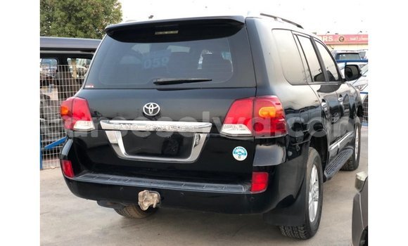 Buy Import Toyota Land Cruiser Black Car in Import - Dubai in East Mahé Buy Import Toyota Land Cruiser Black Car in Import - Dubai in East Mahé