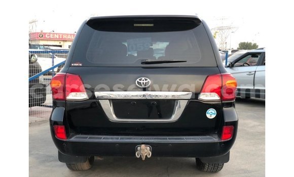 Buy Import Toyota Land Cruiser Black Car in Import - Dubai in East Mahé Buy Import Toyota Land Cruiser Black Car in Import - Dubai in East Mahé