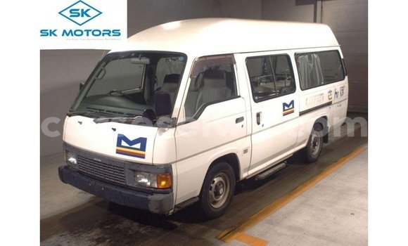 Buy Import Nissan Caravan White Car in Import - Dubai in East Mahé Buy Import Nissan Caravan White Car in Import - Dubai in East Mahé
