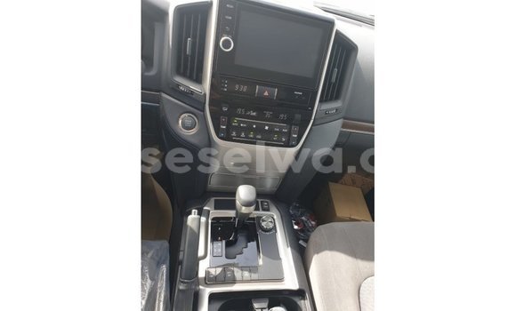 Buy Import Toyota Land Cruiser Black Car in Import - Dubai in East Mahé Buy Import Toyota Land Cruiser Black Car in Import - Dubai in East Mahé