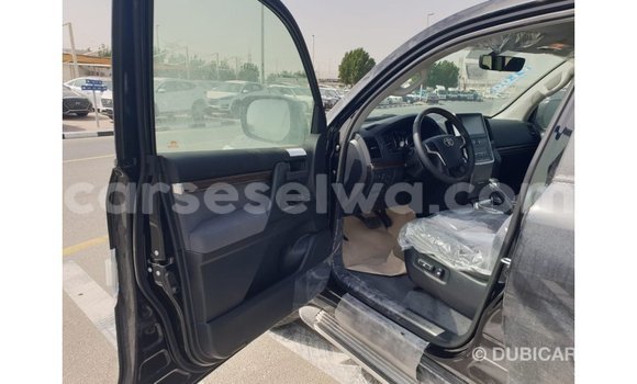 Buy Import Toyota Land Cruiser Black Car in Import - Dubai in East Mahé Buy Import Toyota Land Cruiser Black Car in Import - Dubai in East Mahé