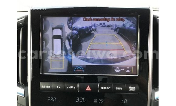 Acheter Import Voiture Toyota Land Cruiser Blanc à Import - Dubai, East Mahé Acheter Import Voiture Toyota Land Cruiser Blanc à Import - Dubai, East Mahé