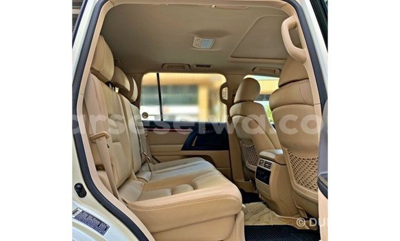 Buy Import Toyota Land Cruiser White Car in Import - Dubai in East Mahé Buy Import Toyota Land Cruiser White Car in Import - Dubai in East Mahé