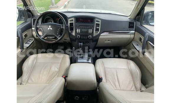 Buy Import Mitsubishi Pajero White Car in Import - Dubai in East Mahé Buy Import Mitsubishi Pajero White Car in Import - Dubai in East Mahé