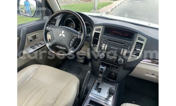 Buy Import Mitsubishi Pajero White Car in Import - Dubai in East Mahé Buy Import Mitsubishi Pajero White Car in Import - Dubai in East Mahé