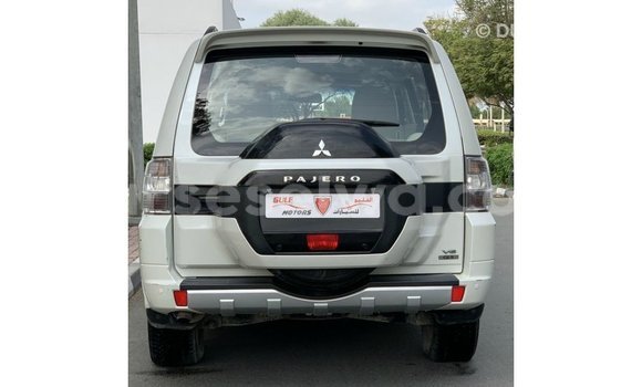 Buy Import Mitsubishi Pajero White Car in Import - Dubai in East Mahé Buy Import Mitsubishi Pajero White Car in Import - Dubai in East Mahé