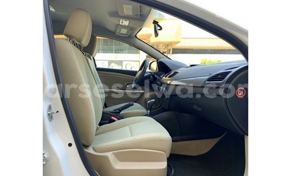 Buy Import Renault Fluence White Car in Import - Dubai in East Mahé Buy Import Renault Fluence White Car in Import - Dubai in East Mahé