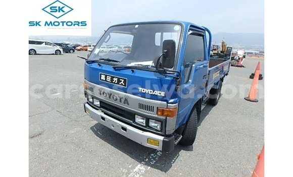 Acheter Import Utilitaire Toyota Ade Bleu à Import - Dubai, East Mahé