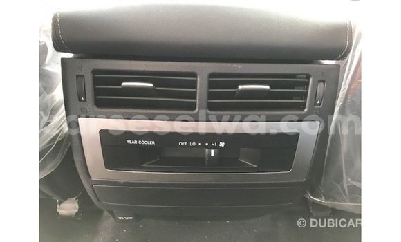 Buy Import Toyota Land Cruiser White Car in Import - Dubai in East Mahé Buy Import Toyota Land Cruiser White Car in Import - Dubai in East Mahé