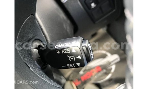 Buy Import Toyota Land Cruiser White Car in Import - Dubai in East Mahé Buy Import Toyota Land Cruiser White Car in Import - Dubai in East Mahé