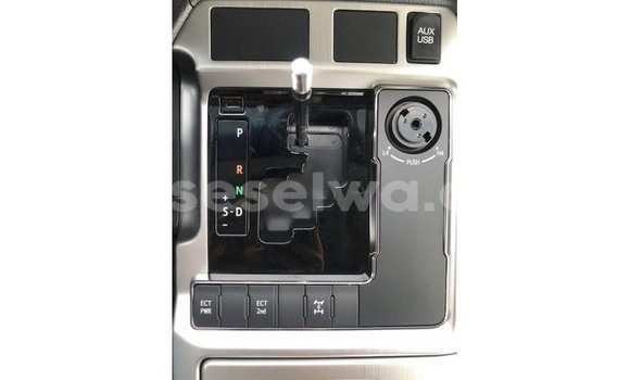 Buy Import Toyota Land Cruiser White Car in Import - Dubai in East Mahé Buy Import Toyota Land Cruiser White Car in Import - Dubai in East Mahé