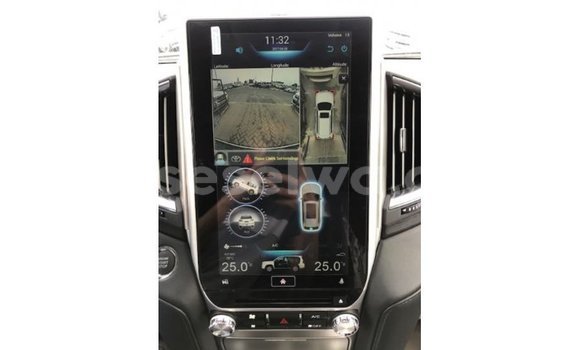 Buy Import Toyota Land Cruiser White Car in Import - Dubai in East Mahé Buy Import Toyota Land Cruiser White Car in Import - Dubai in East Mahé