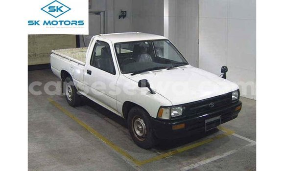 Buy Import Toyota Hilux White Car in Import - Dubai in East Mahé Buy Import Toyota Hilux White Car in Import - Dubai in East Mahé