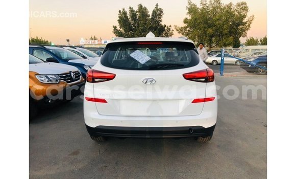 Buy Import Hyundai Tucson White Car in Import - Dubai in East Mahé Buy Import Hyundai Tucson White Car in Import - Dubai in East Mahé