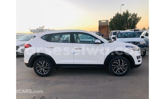 Buy Import Hyundai Tucson White Car in Import - Dubai in East Mahé Buy Import Hyundai Tucson White Car in Import - Dubai in East Mahé
