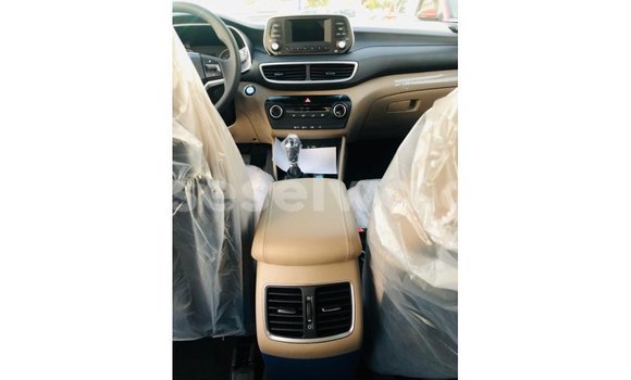 Buy Import Hyundai Tucson White Car in Import - Dubai in East Mahé Buy Import Hyundai Tucson White Car in Import - Dubai in East Mahé