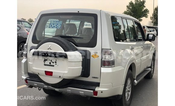 Buy Import Mitsubishi Pajero White Car in Import - Dubai in East Mahé Buy Import Mitsubishi Pajero White Car in Import - Dubai in East Mahé