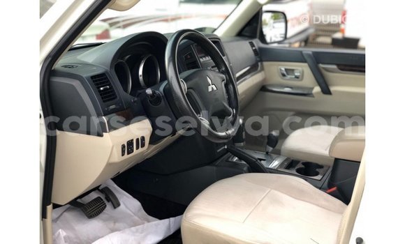 Buy Import Mitsubishi Pajero White Car in Import - Dubai in East Mahé Buy Import Mitsubishi Pajero White Car in Import - Dubai in East Mahé