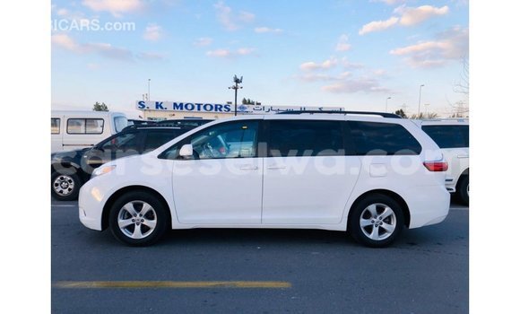 Buy Import Toyota Sienna White Car in Import - Dubai in East Mahé Buy Import Toyota Sienna White Car in Import - Dubai in East Mahé