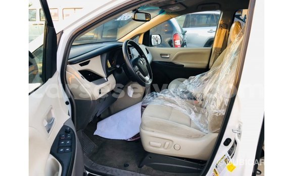 Buy Import Toyota Sienna White Car in Import - Dubai in East Mahé Buy Import Toyota Sienna White Car in Import - Dubai in East Mahé