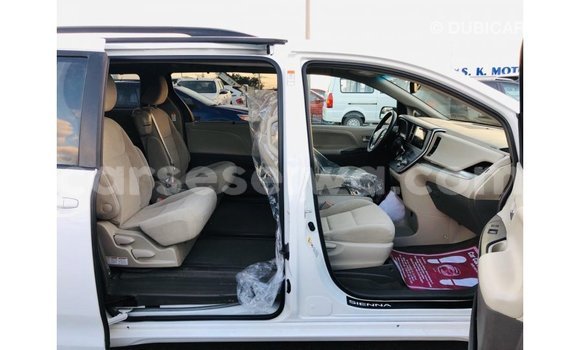 Buy Import Toyota Sienna White Car in Import - Dubai in East Mahé Buy Import Toyota Sienna White Car in Import - Dubai in East Mahé