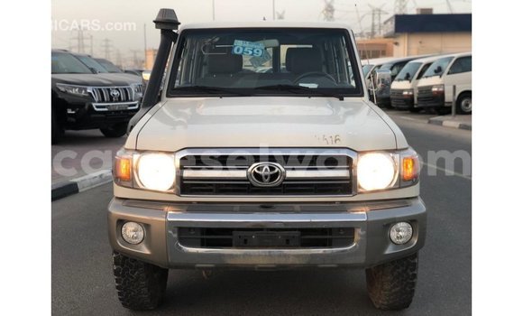 Buy Import Toyota Land Cruiser White Car in Import - Dubai in East Mahé Buy Import Toyota Land Cruiser White Car in Import - Dubai in East Mahé