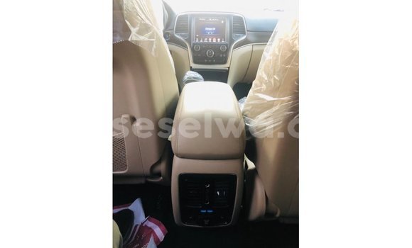 Buy Import Jeep Grand Cherokee Black Car in Import - Dubai in East Mahé Buy Import Jeep Grand Cherokee Black Car in Import - Dubai in East Mahé