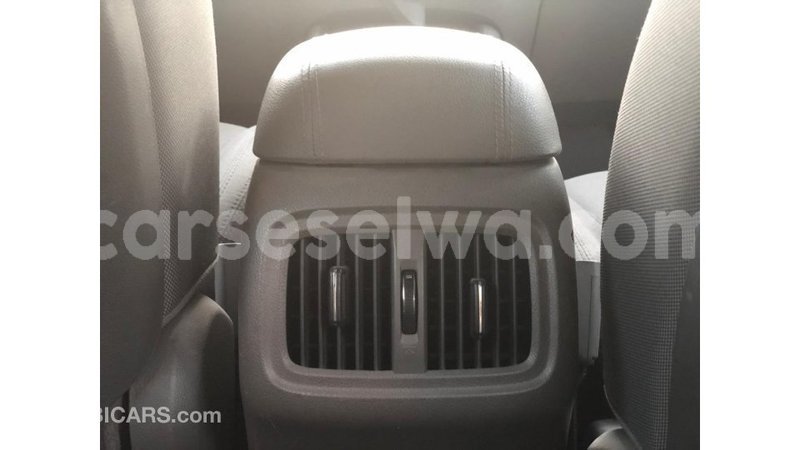 Big with watermark kia sportage east mahe import dubai 6932