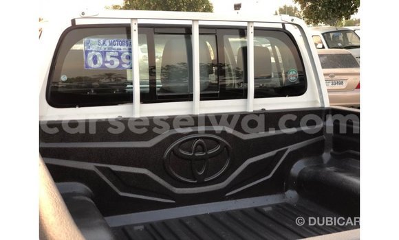 Buy Import Toyota Hilux White Car in Import - Dubai in East Mahé Buy Import Toyota Hilux White Car in Import - Dubai in East Mahé
