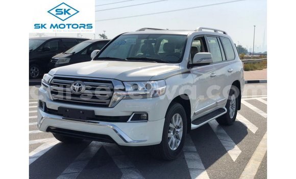 Buy Import Toyota Land Cruiser White Car in Import - Dubai in East Mahé Buy Import Toyota Land Cruiser White Car in Import - Dubai in East Mahé