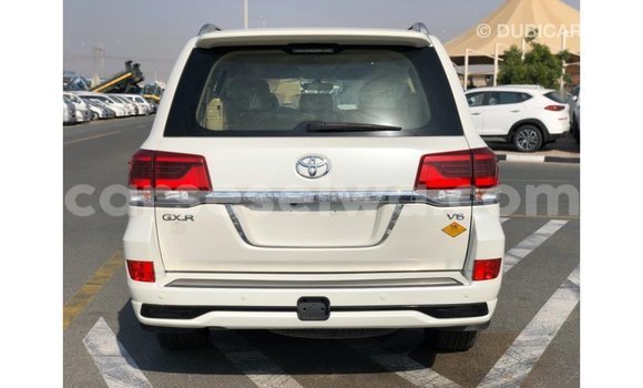 Buy Import Toyota Land Cruiser White Car in Import - Dubai in East Mahé Buy Import Toyota Land Cruiser White Car in Import - Dubai in East Mahé