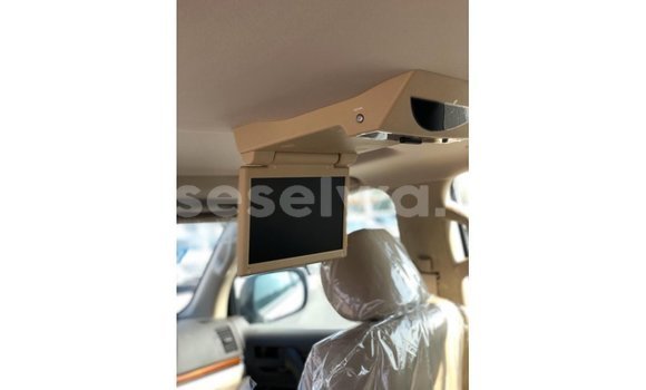 Buy Import Toyota Land Cruiser White Car in Import - Dubai in East Mahé Buy Import Toyota Land Cruiser White Car in Import - Dubai in East Mahé
