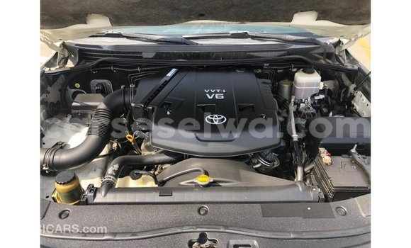 Buy Import Toyota Land Cruiser White Car in Import - Dubai in East Mahé Buy Import Toyota Land Cruiser White Car in Import - Dubai in East Mahé