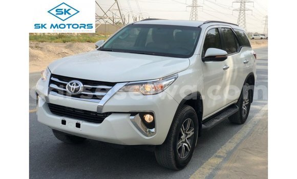 Buy Import Toyota Fortuner White Car in Import - Dubai in East Mahé