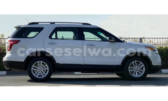 Buy Import Ford Explorer White Car in Import - Dubai in East Mahé Buy Import Ford Explorer White Car in Import - Dubai in East Mahé